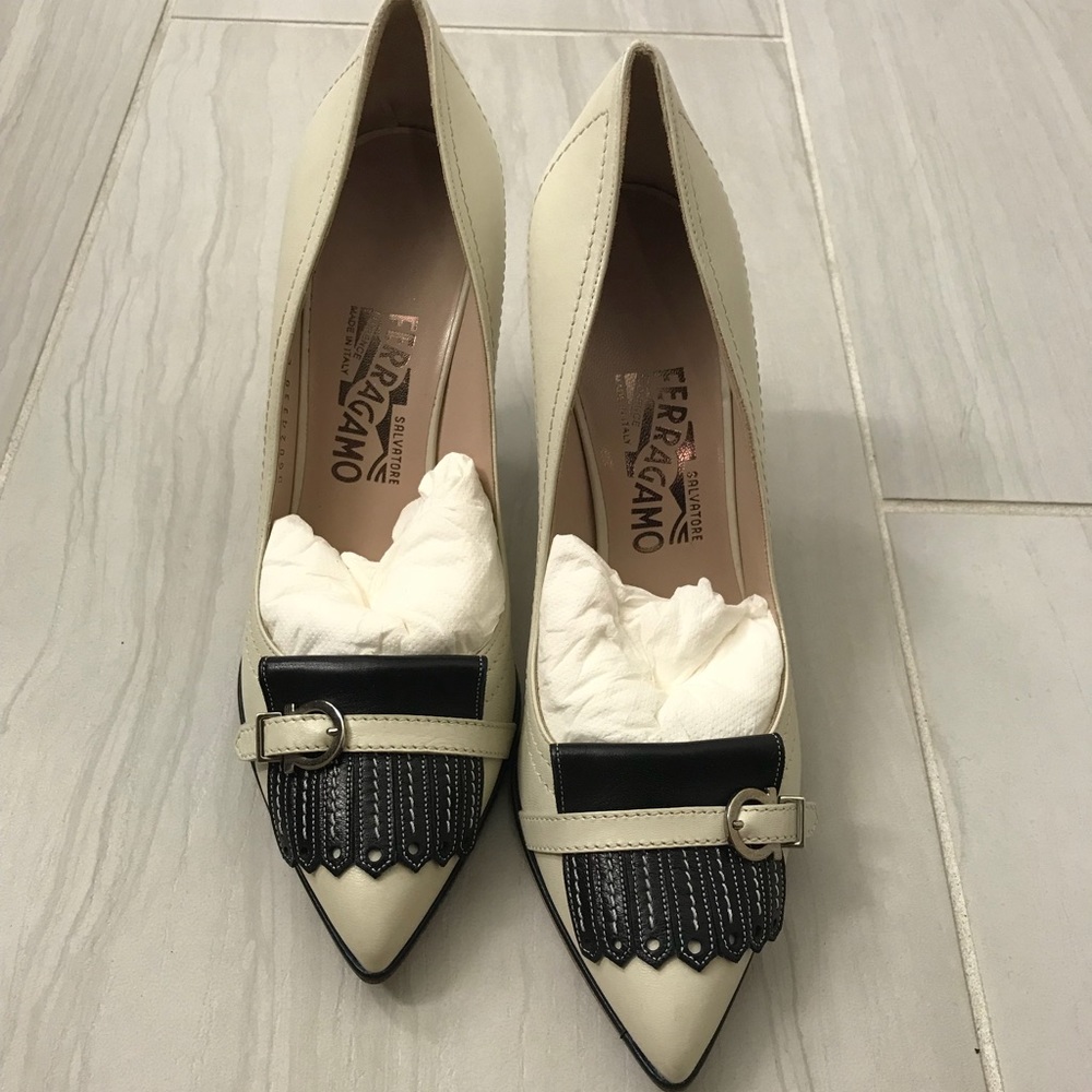 Salvatore Ferragamo white navy pumps, sz 8
